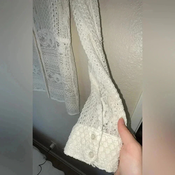 Tommy Hilfiger Ivory Colored Lacey Long Sleeve Button Down Blouse. Fits Like XL - Picture 6 of 9